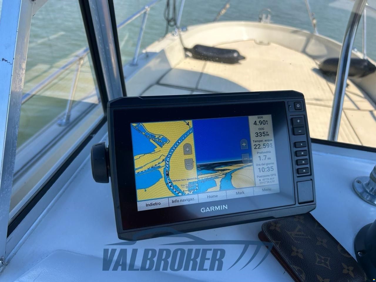 Boston Whaler OUTRAGE 22