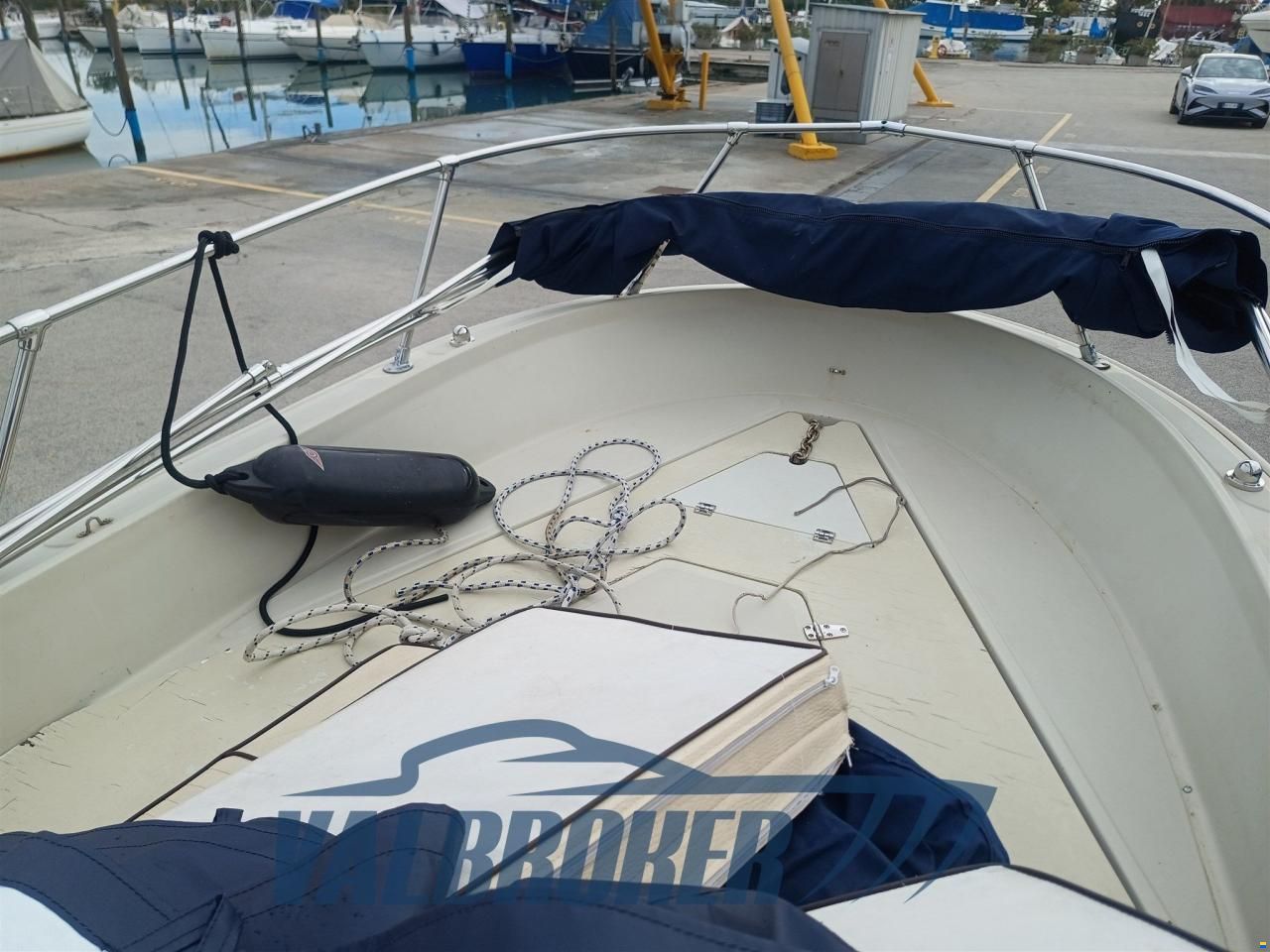 Boston Whaler OUTRAGE 22