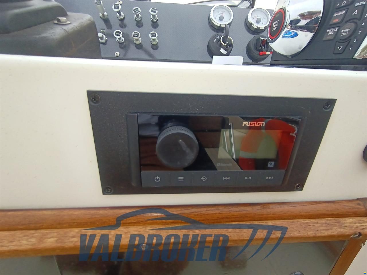 Boston Whaler OUTRAGE 22