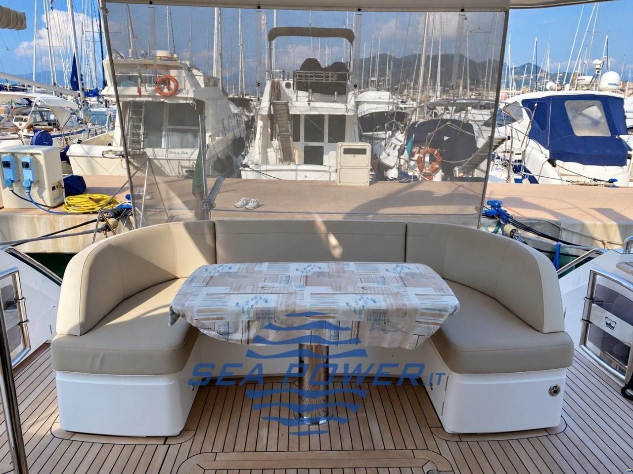 Princess Yachts. F 49