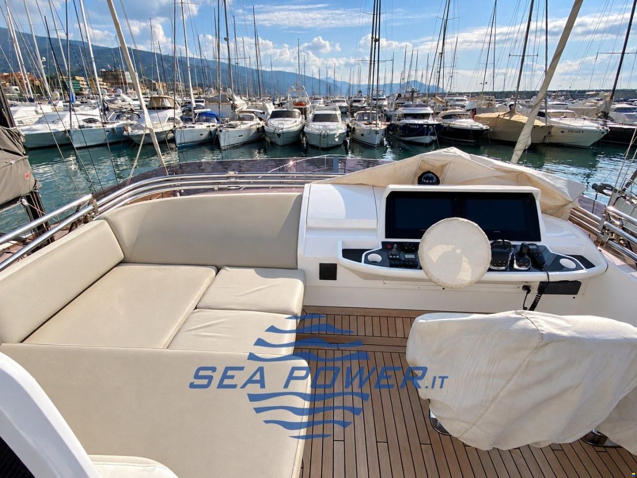 Princess Yachts. F 49