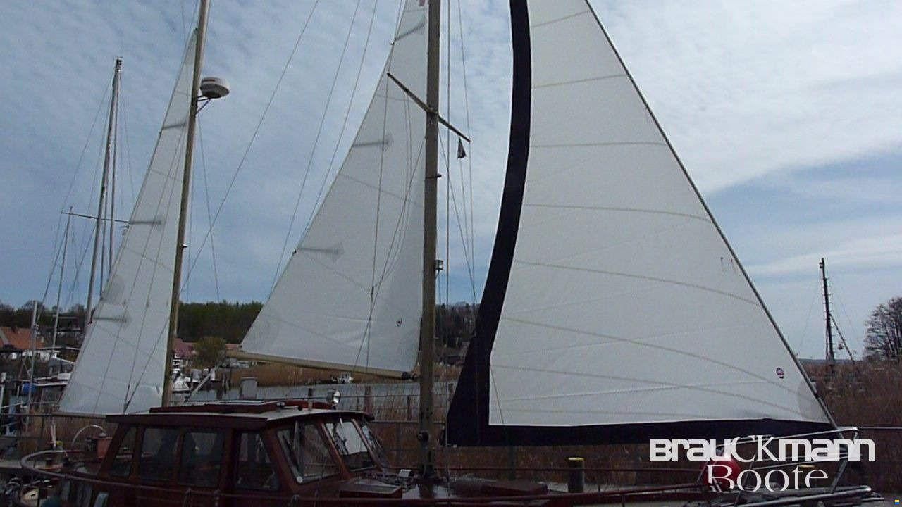 Nauticat 33
