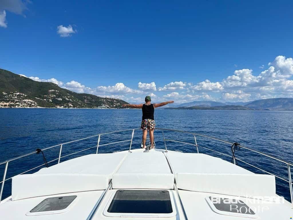 Sea Ray 37