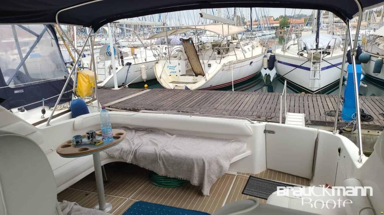 Sea Ray 37