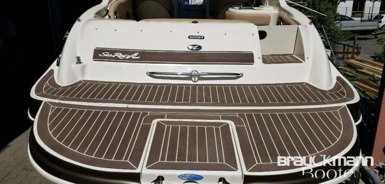 Sea Ray 270 Sundeck