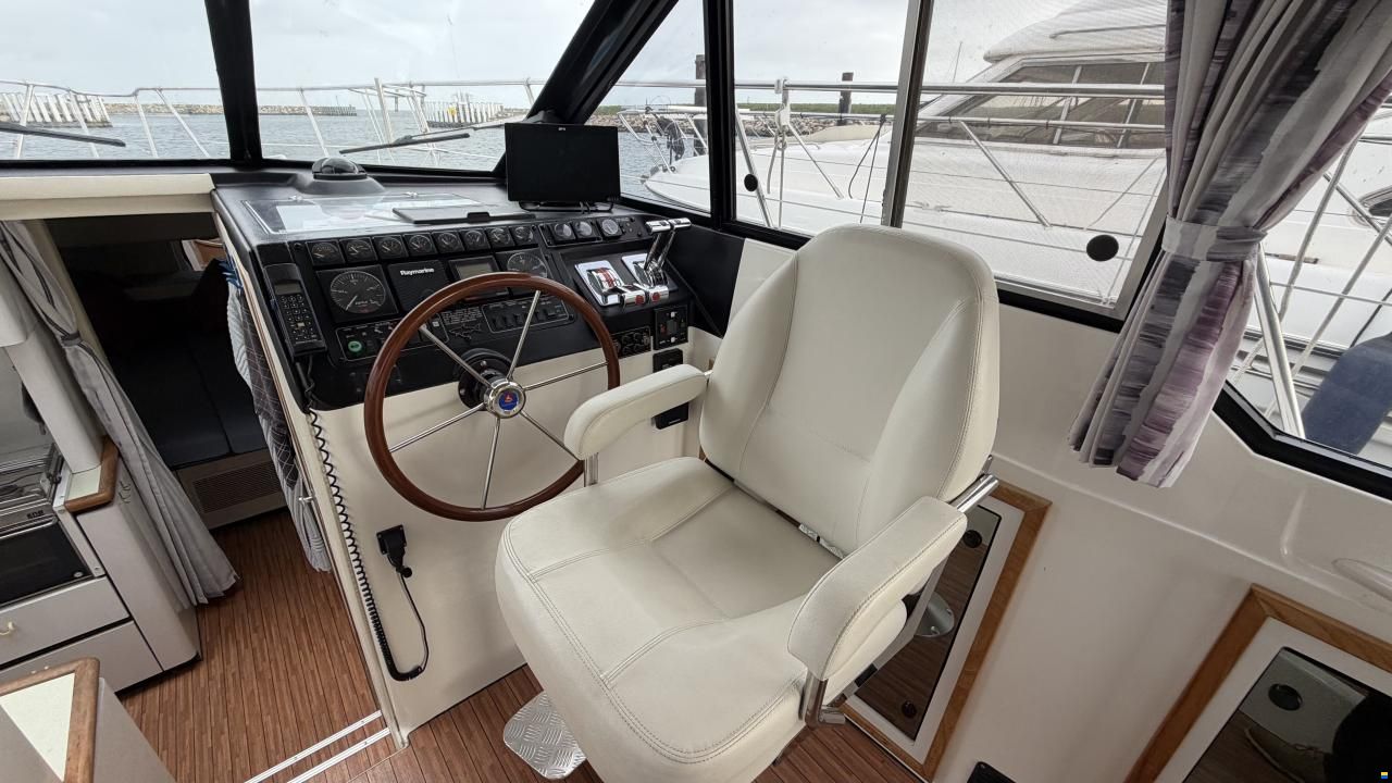 Bayliner 3688 Fly