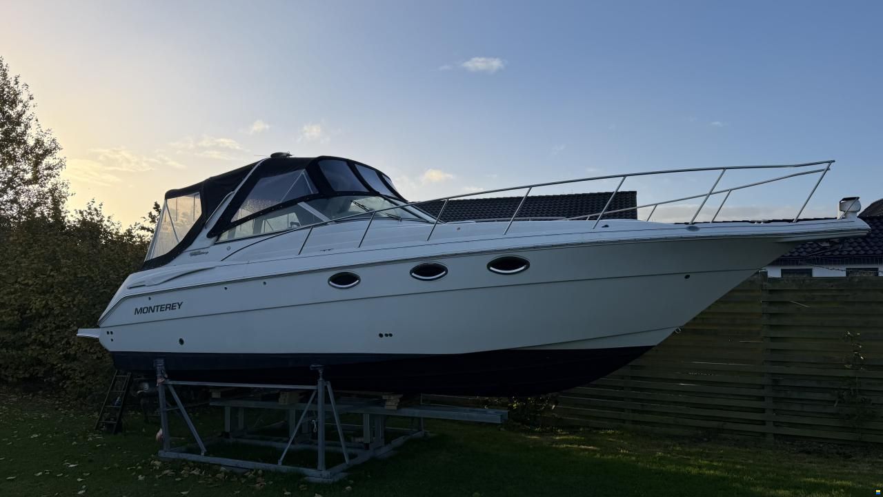 Monterey 322 CR