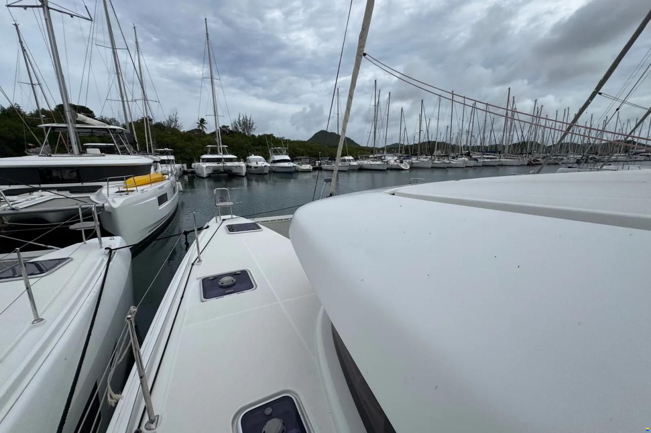 Lagoon 42