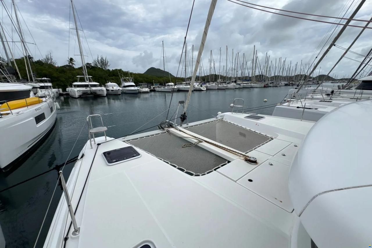 Lagoon 42