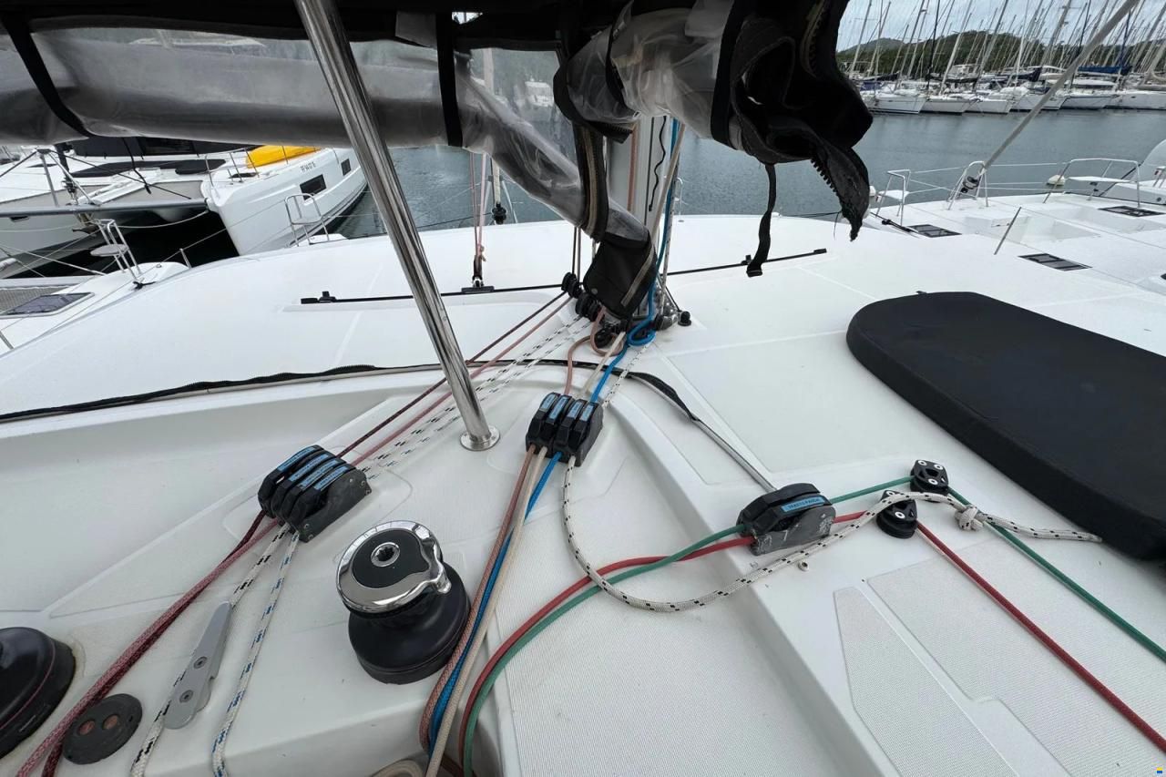 Lagoon 42