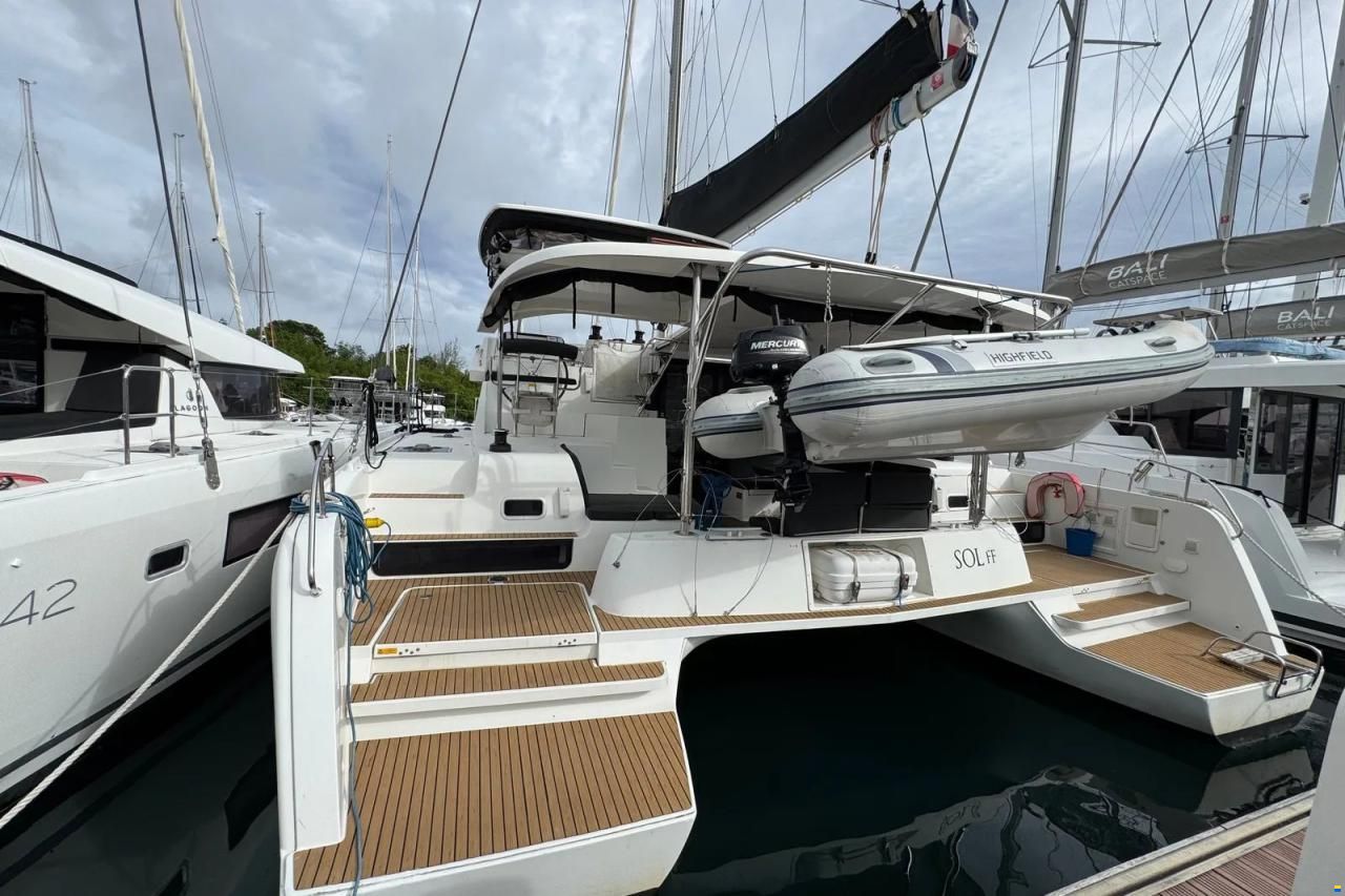 Lagoon 42