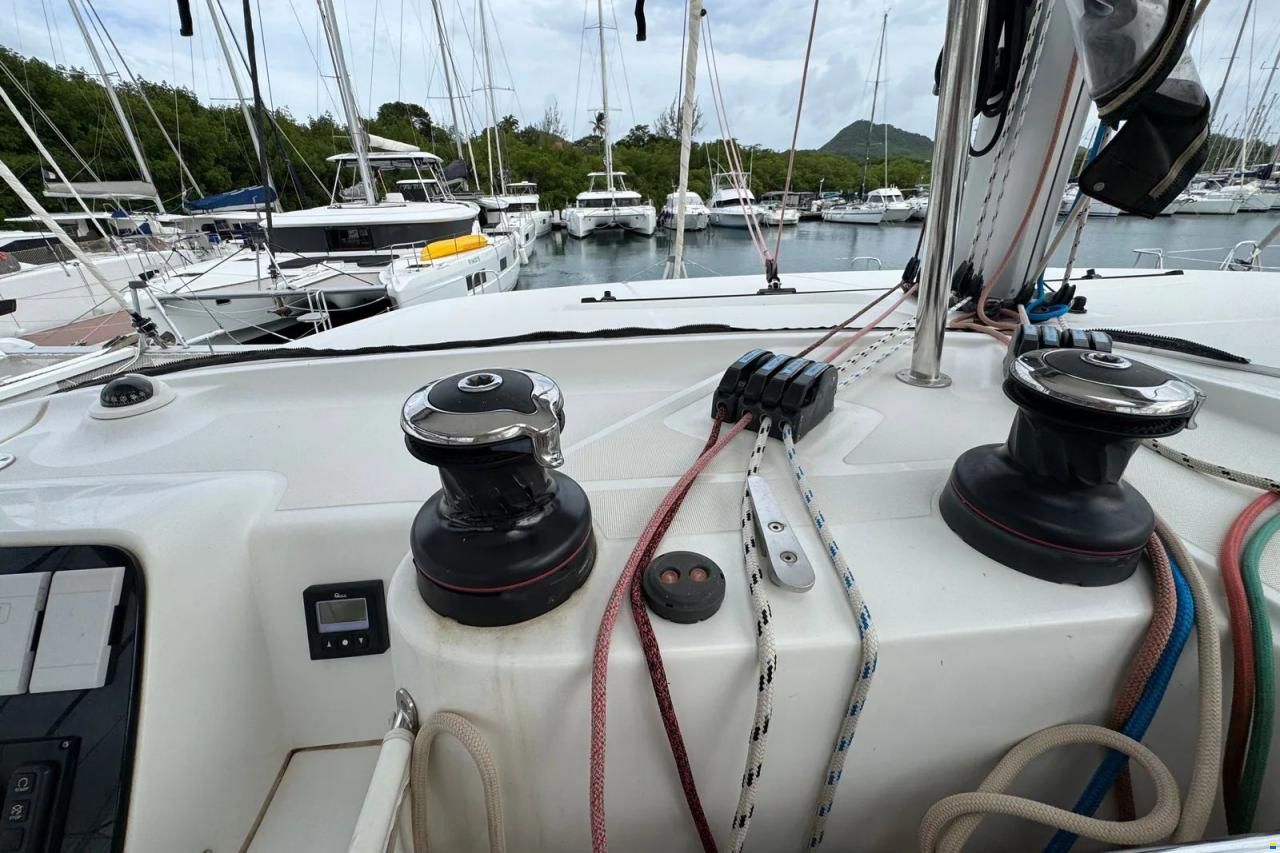Lagoon 42