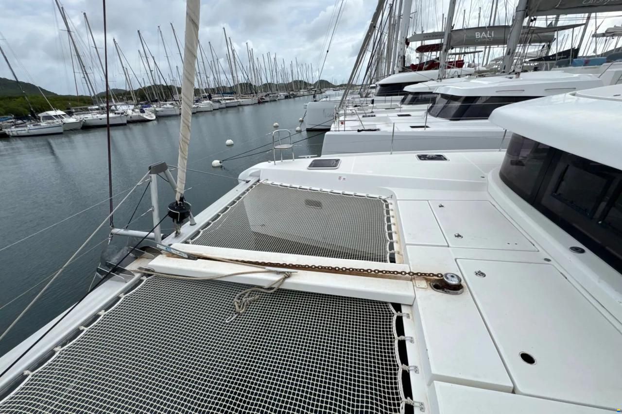Lagoon 42