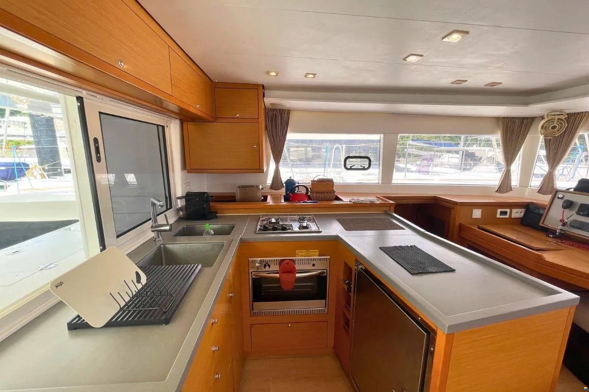 Lagoon 450 F