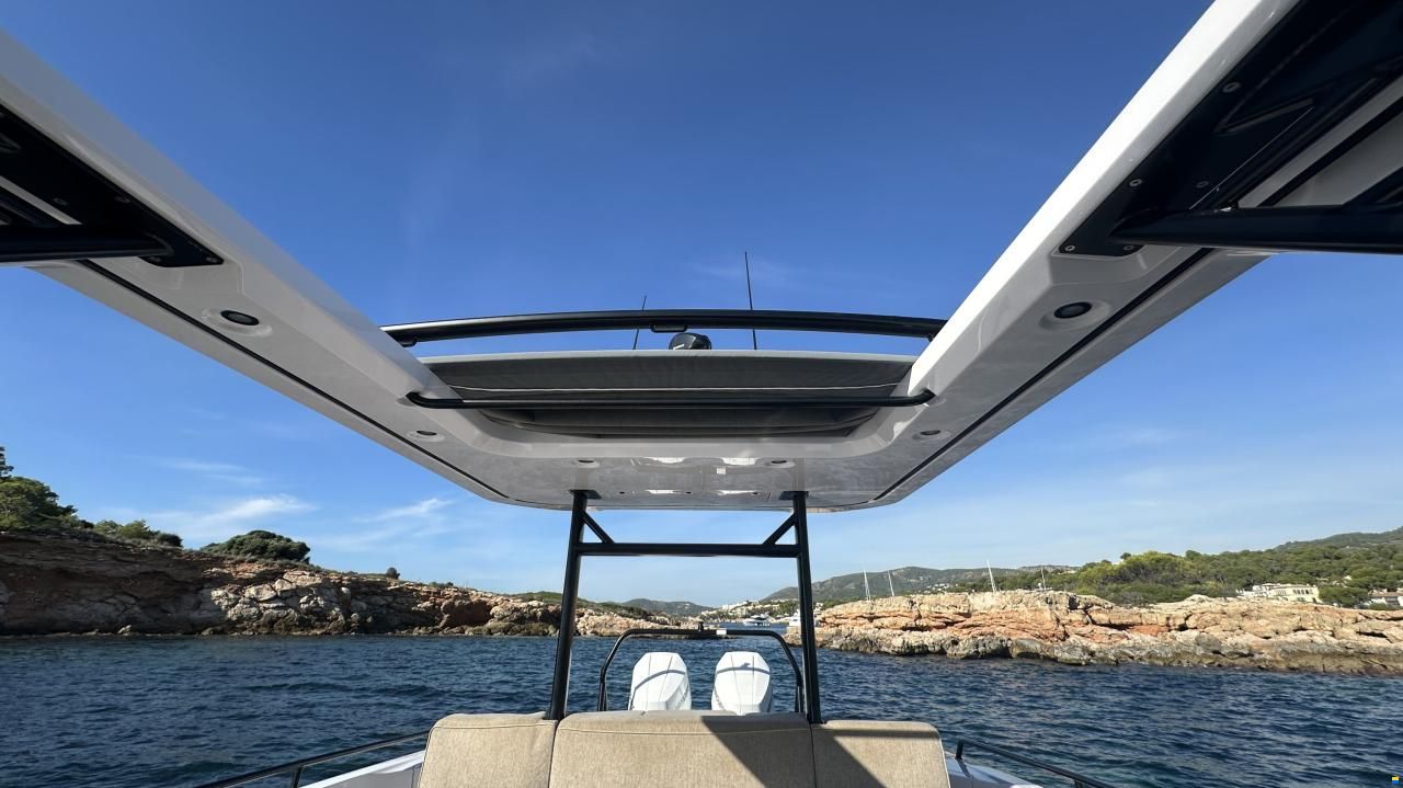 Axopar 37 Sun-Top