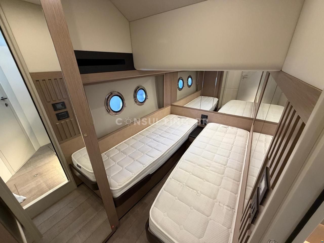 Absolute Navetta 52