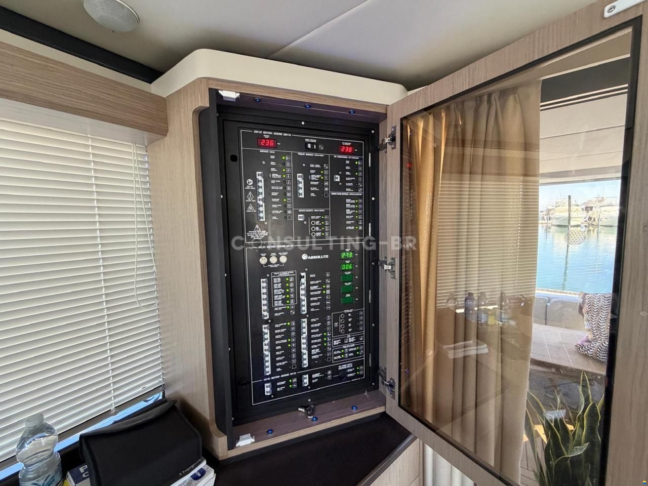 Absolute Navetta 52