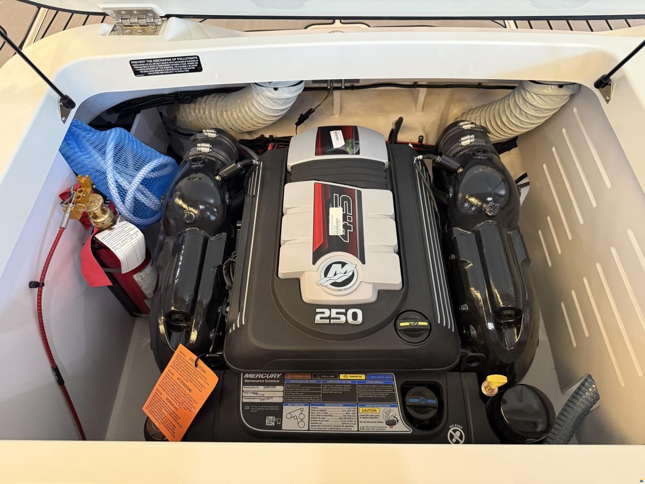 Sea Ray 210 SPX