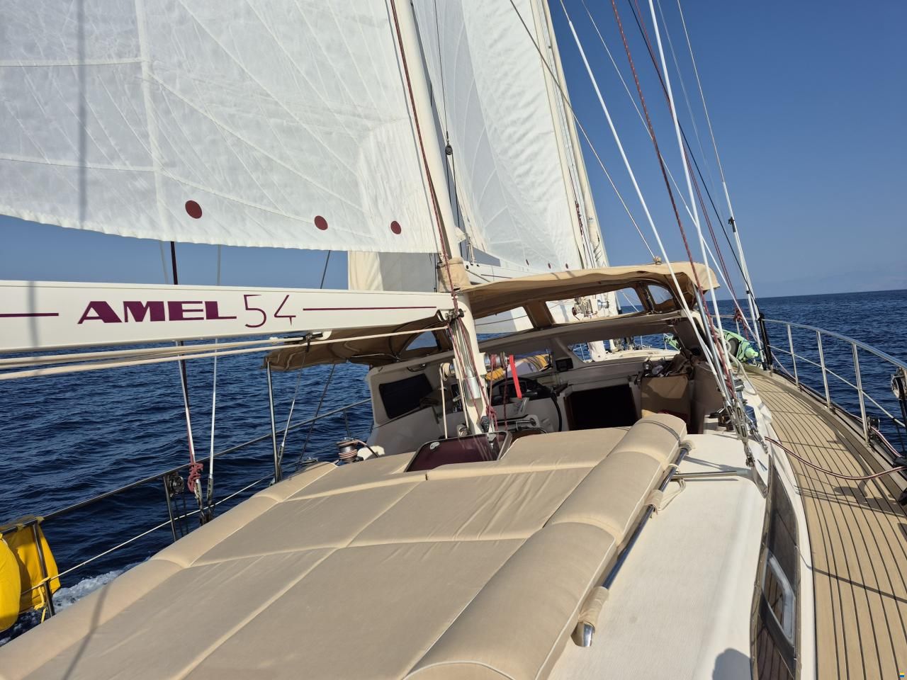 Amel 54