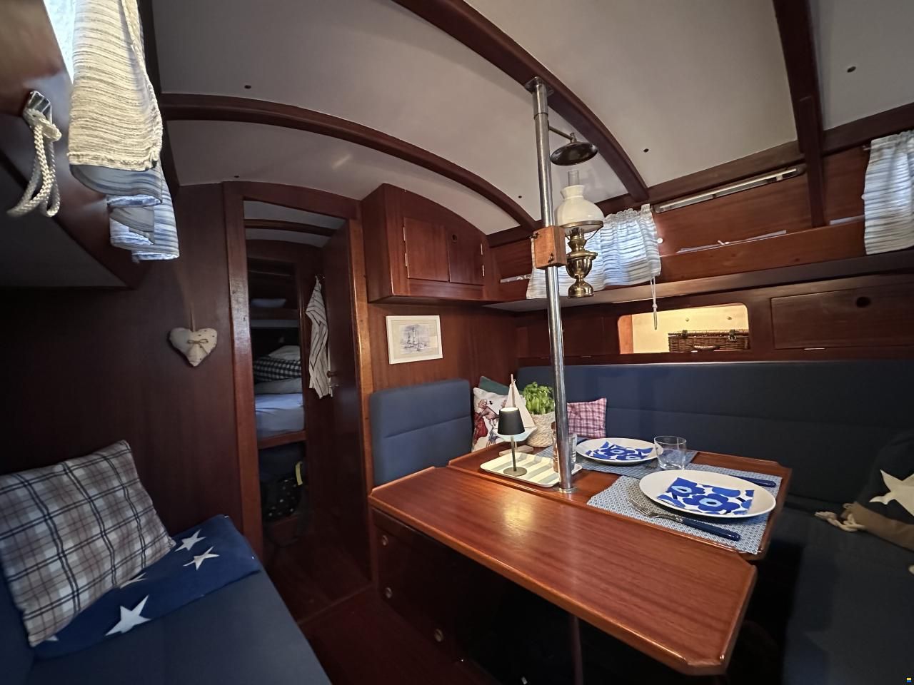 Hallberg-Rassy Mistral 33