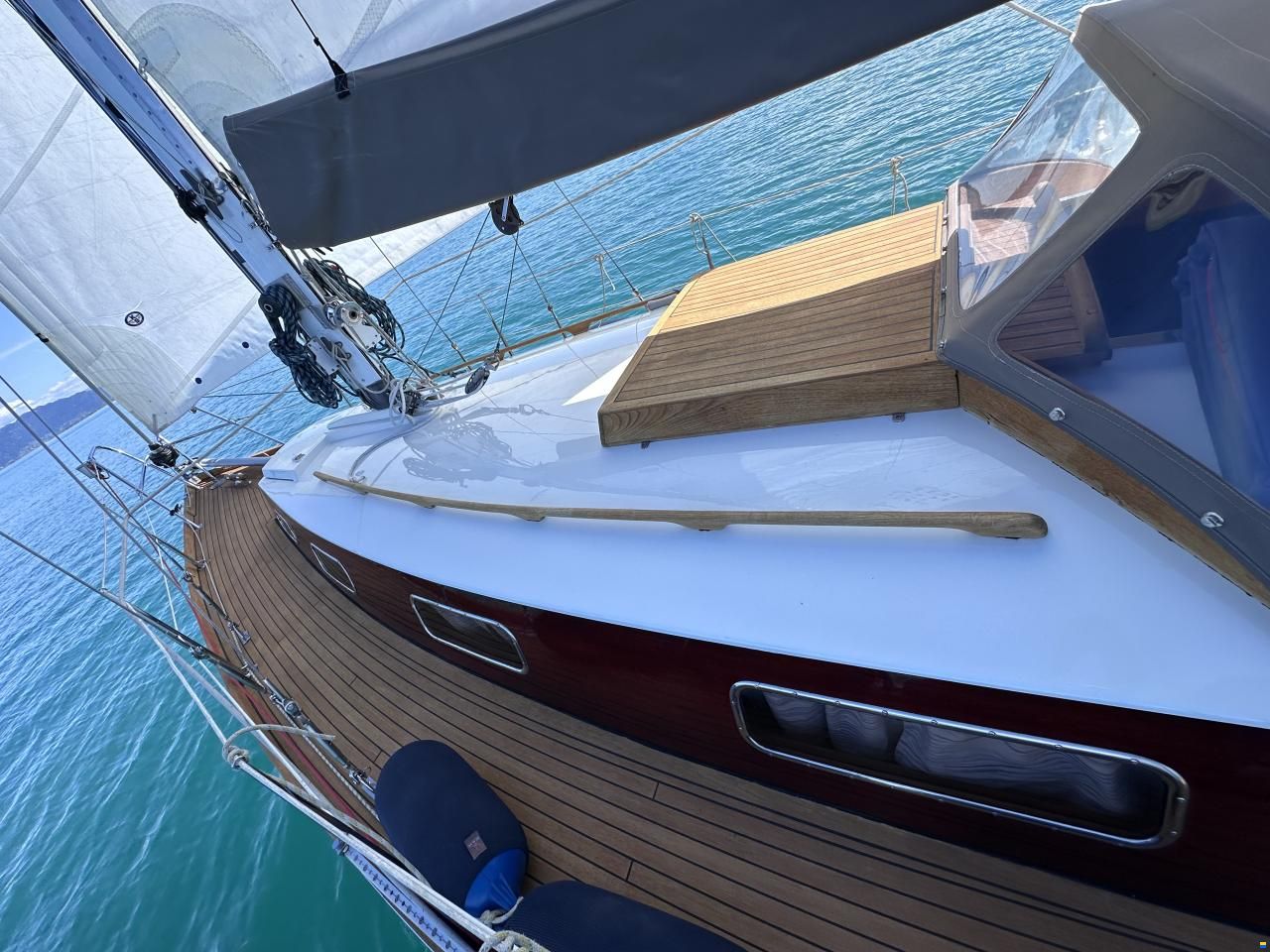 Hallberg-Rassy Mistral 33