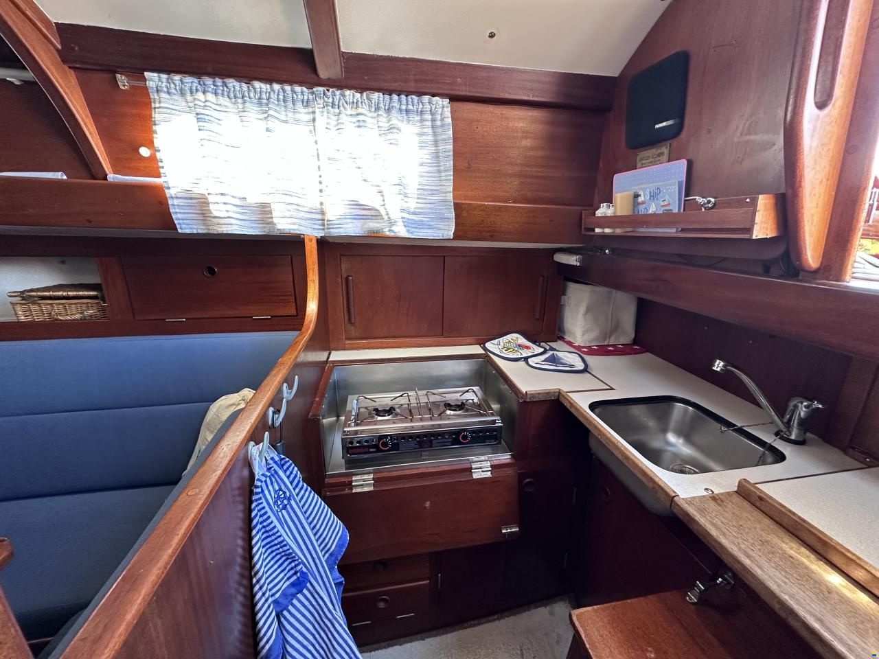 Hallberg-Rassy Mistral 33