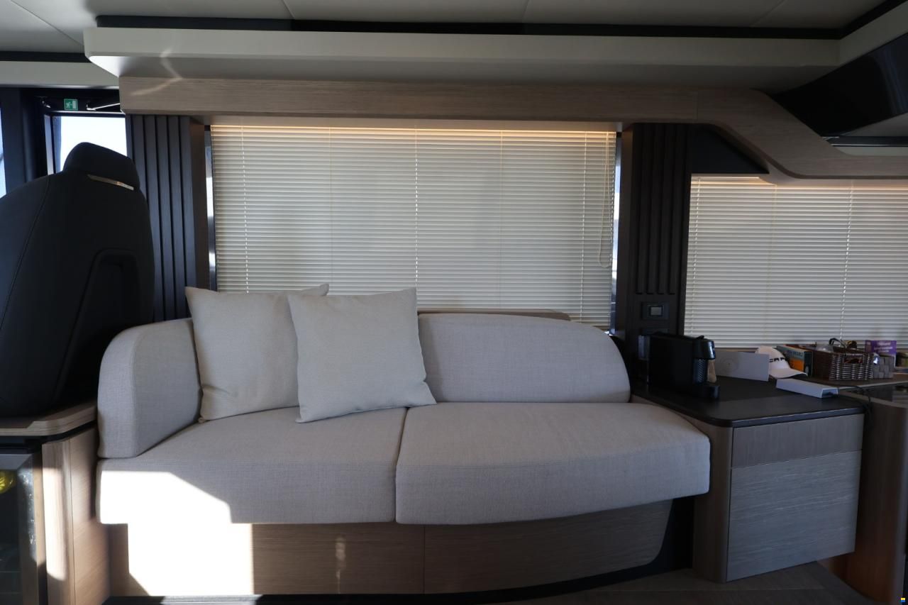 Absolute Navetta 52