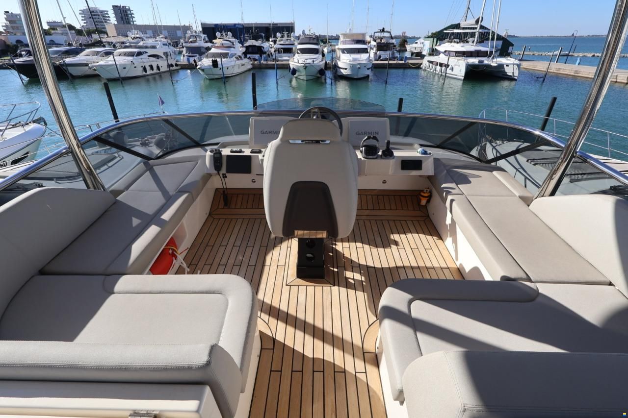 Absolute Navetta 52
