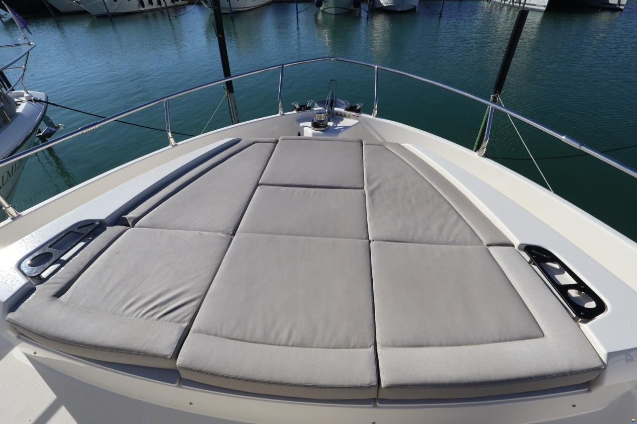 Absolute Navetta 52