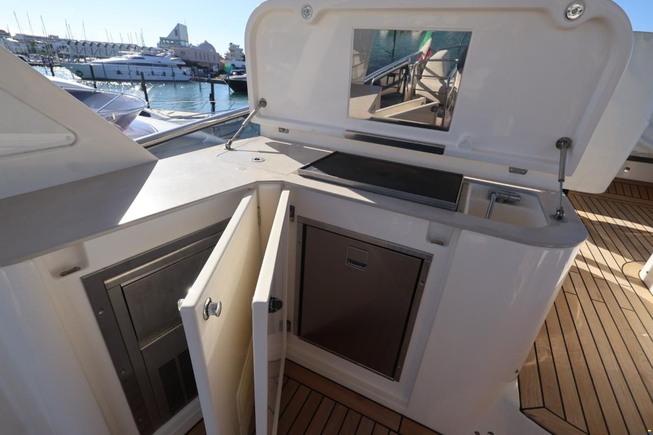 Absolute Navetta 52