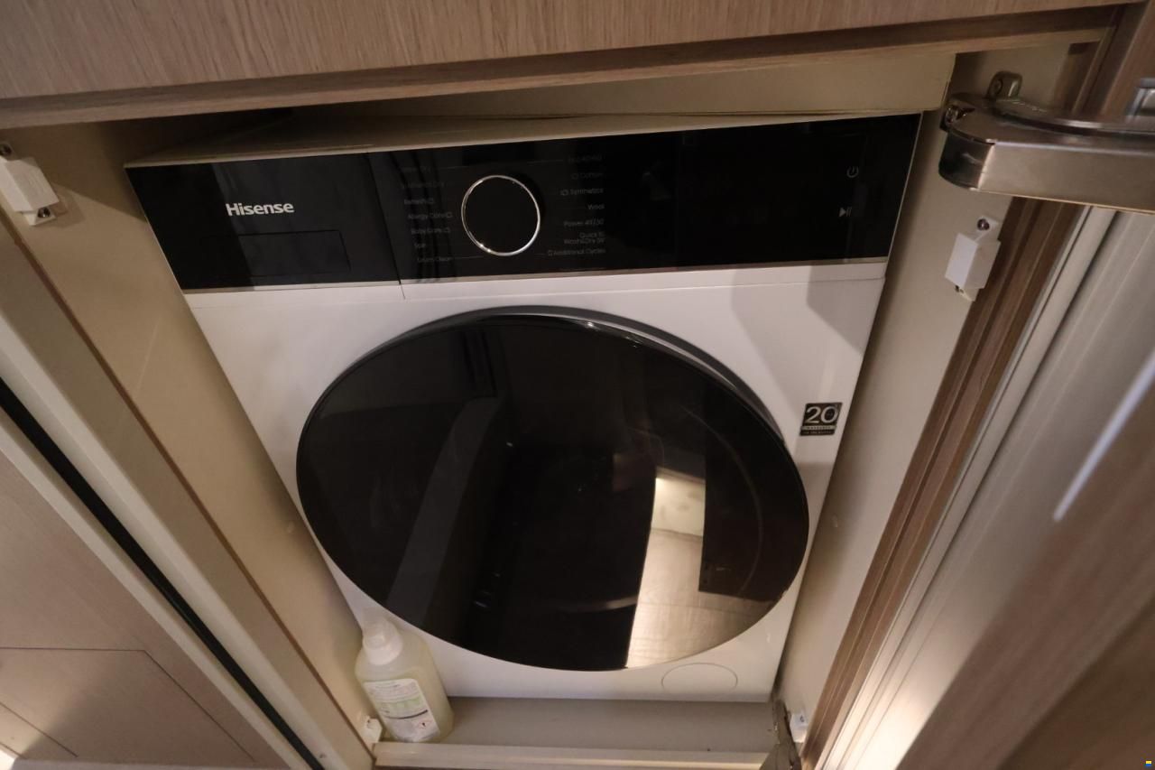 Absolute Navetta 52
