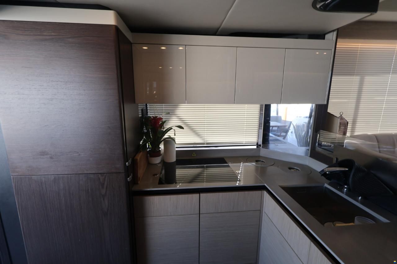 Absolute Navetta 52