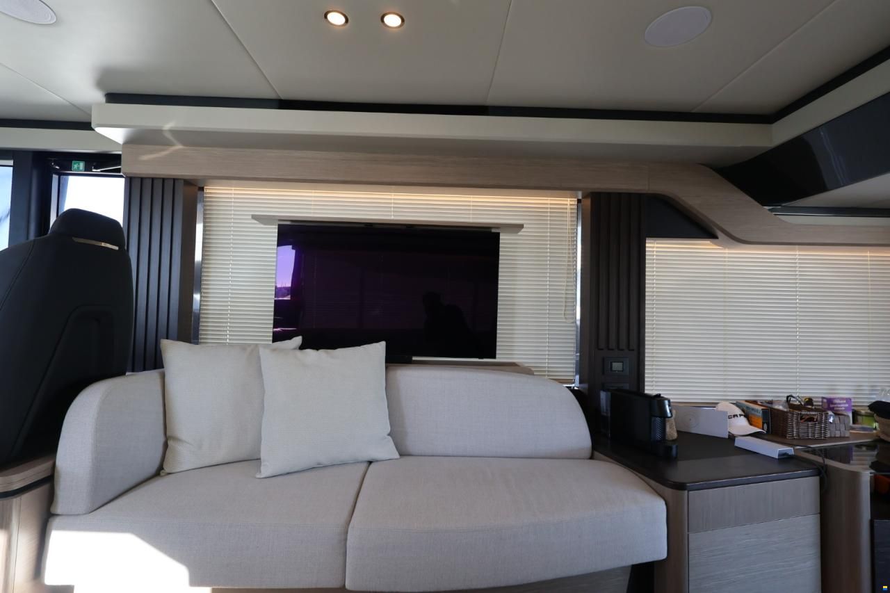 Absolute Navetta 52
