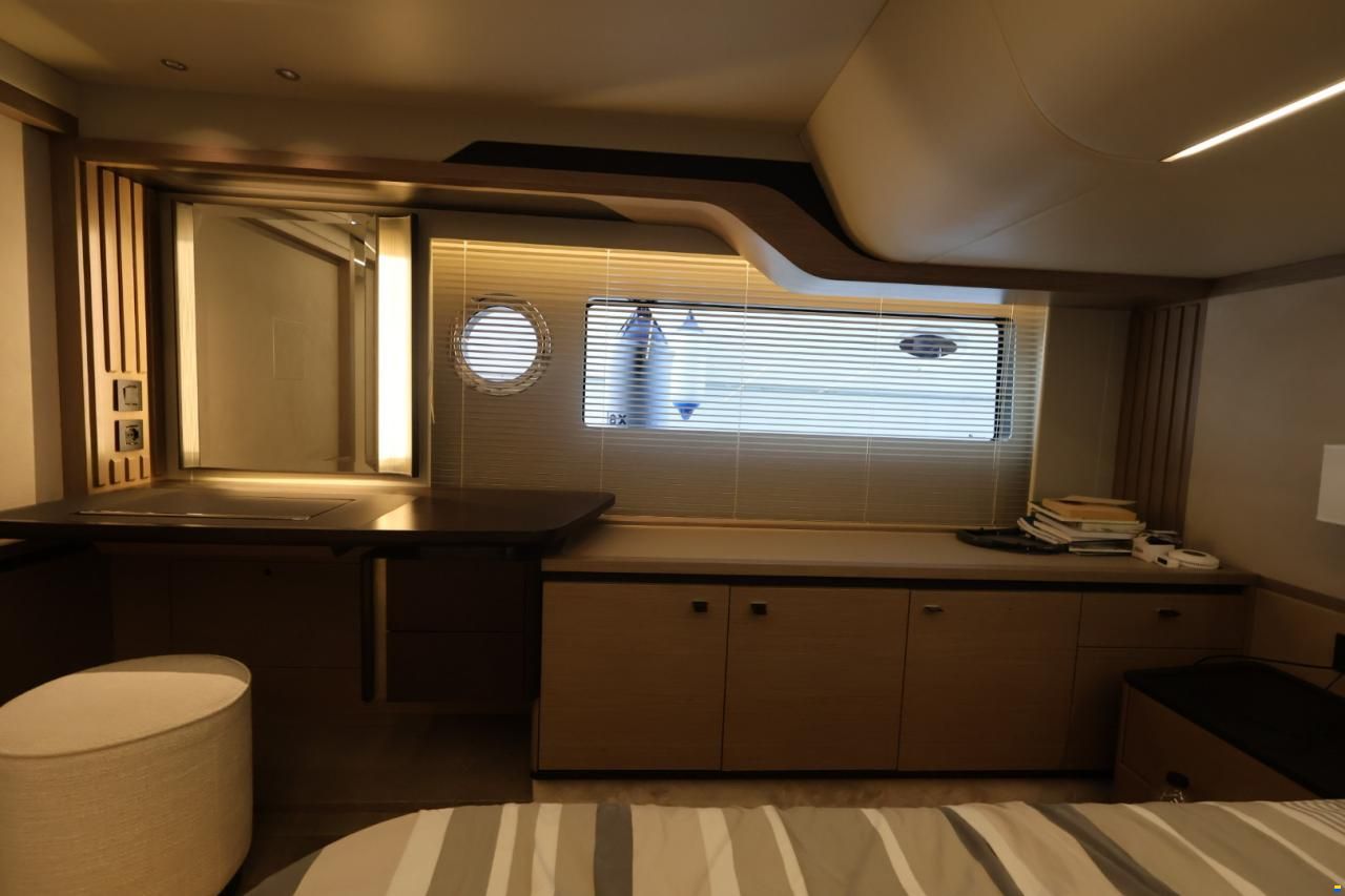 Absolute Navetta 52