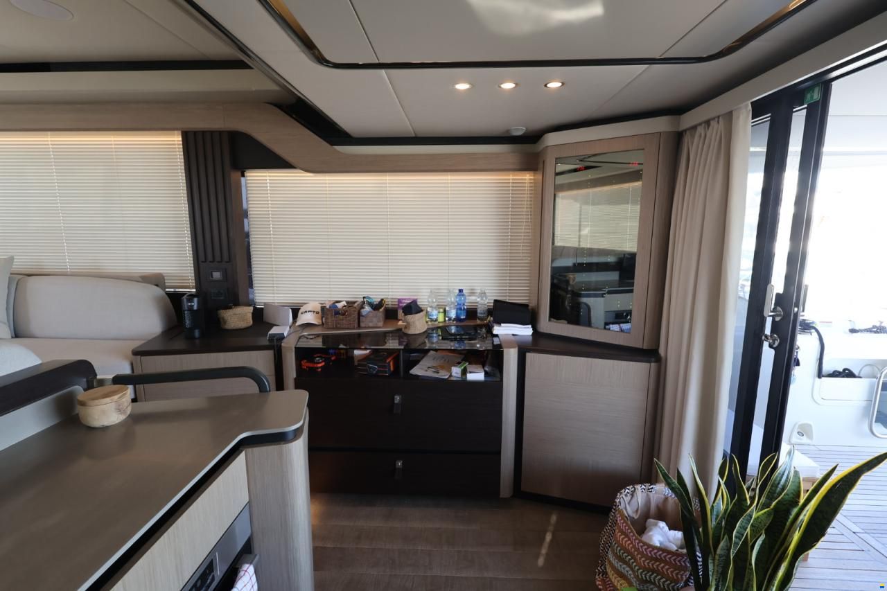 Absolute Navetta 52
