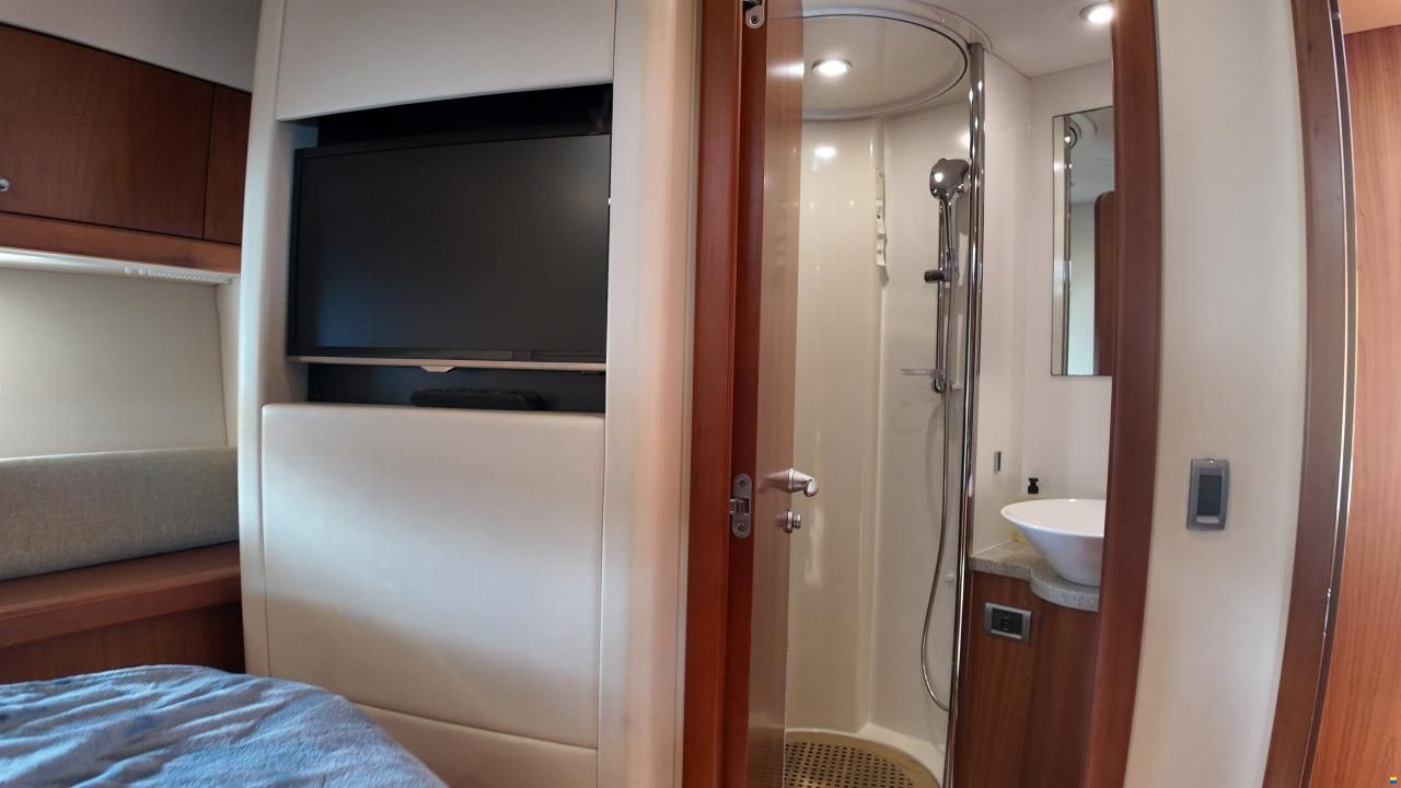 Sunseeker Predator 52