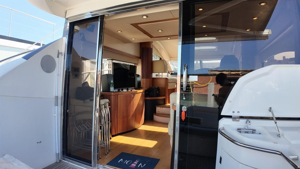 Sunseeker Predator 52