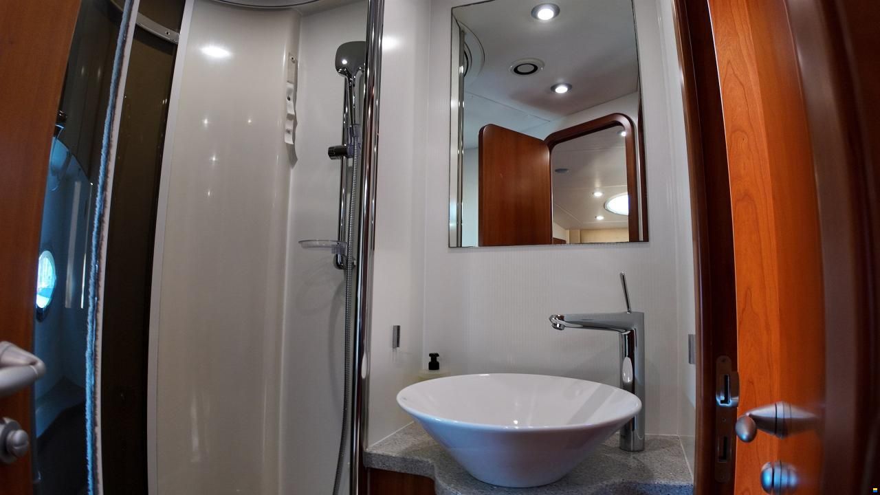 Sunseeker Predator 52