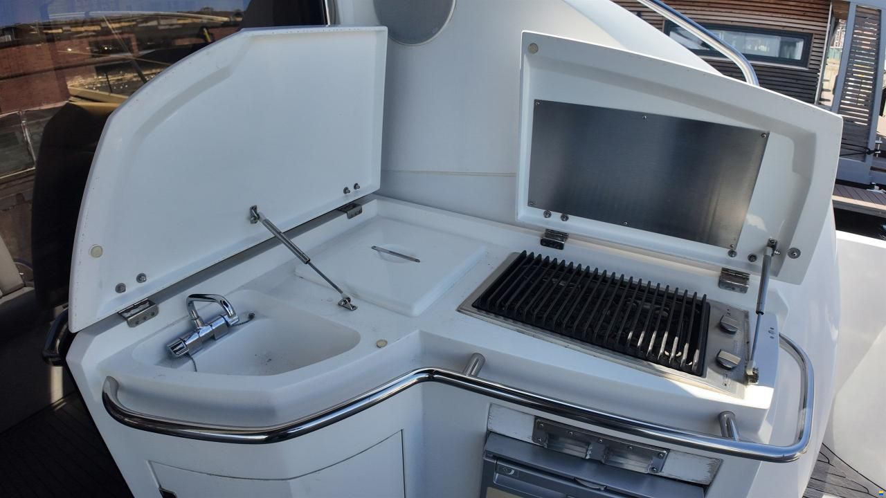 Sunseeker Predator 52