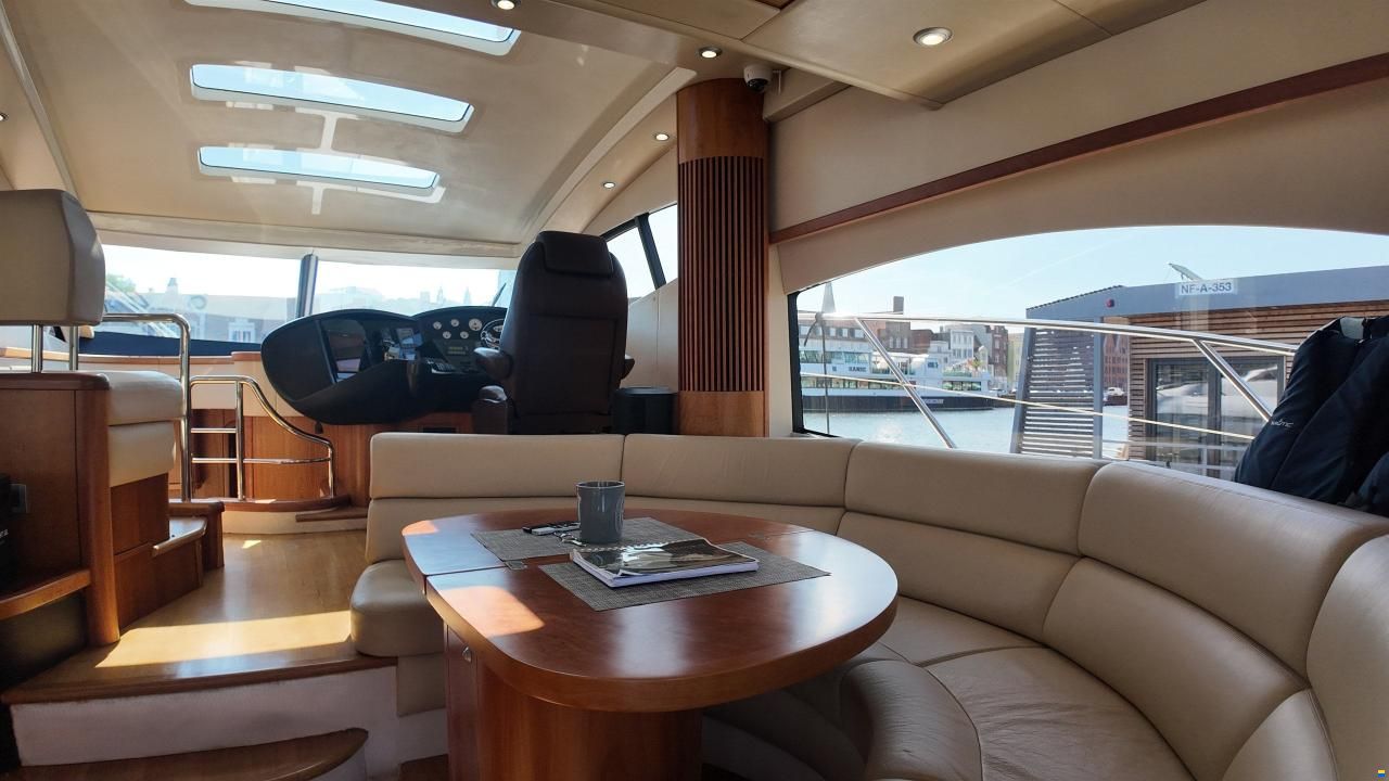 Sunseeker Predator 52