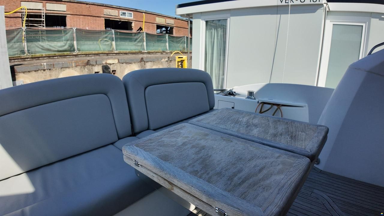 Sunseeker Predator 52