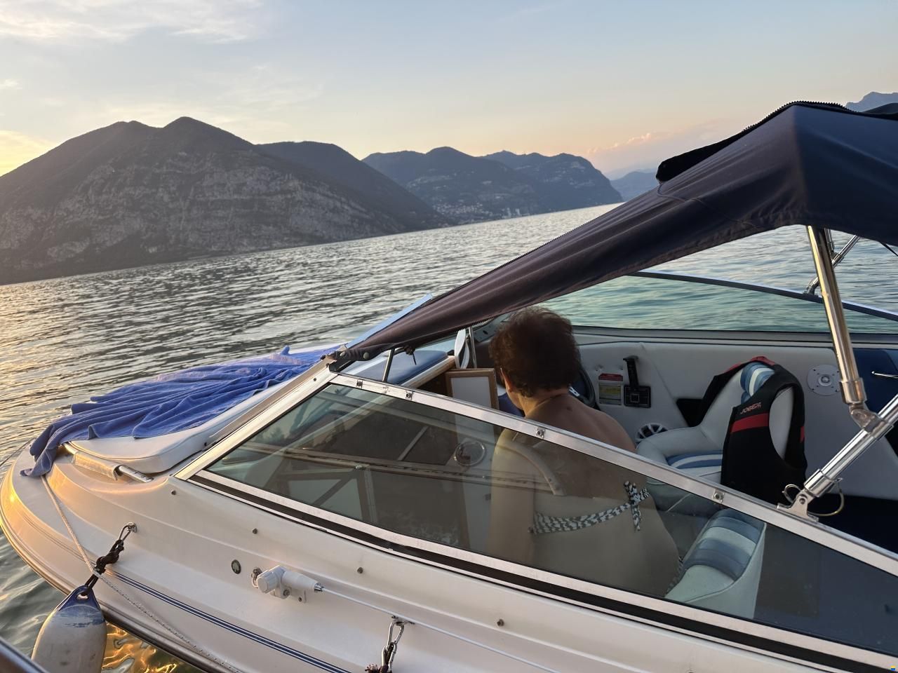 Sea Ray 200 Cuddy Cabin