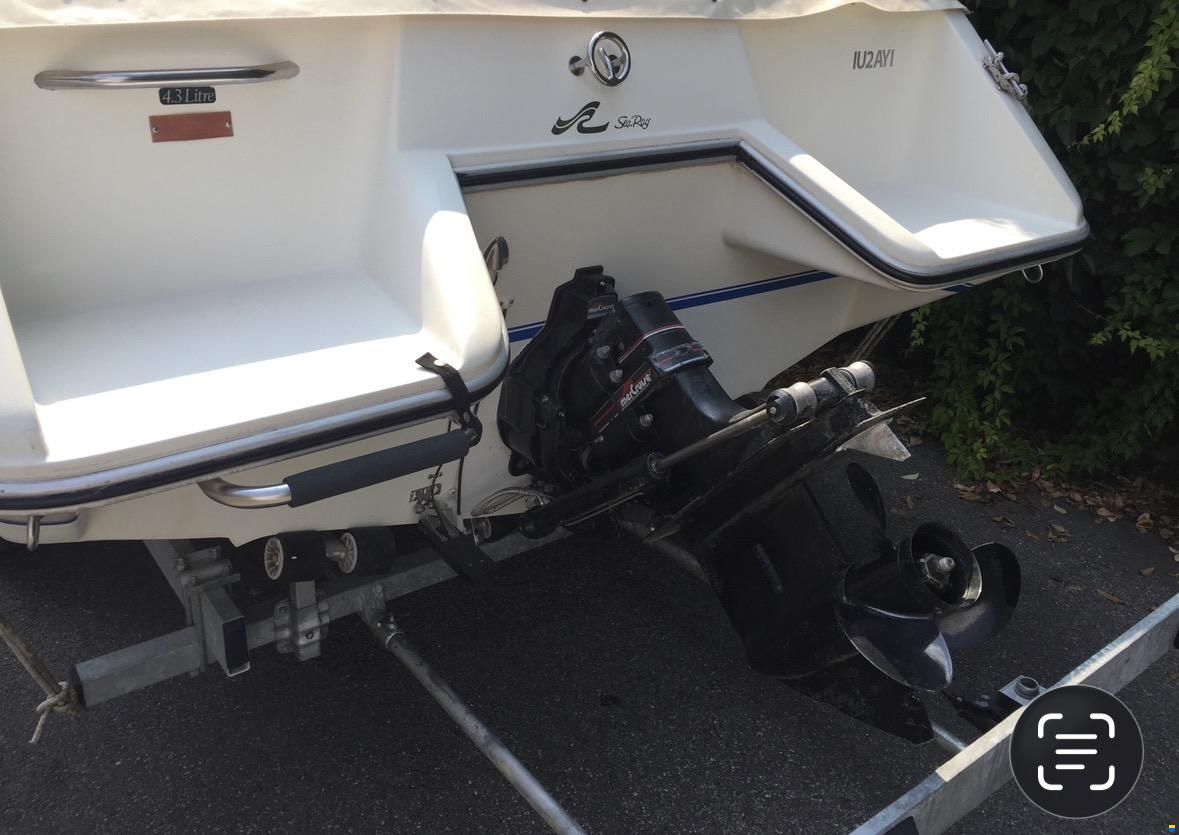 Sea Ray 200 Cuddy Cabin