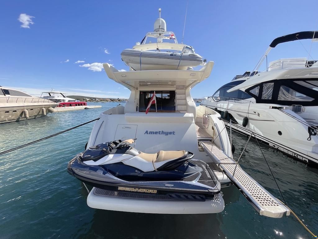 Azimut 68E