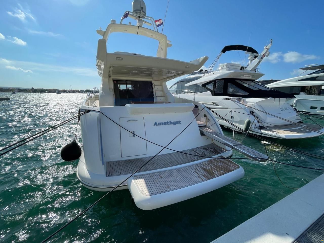 Azimut 68E