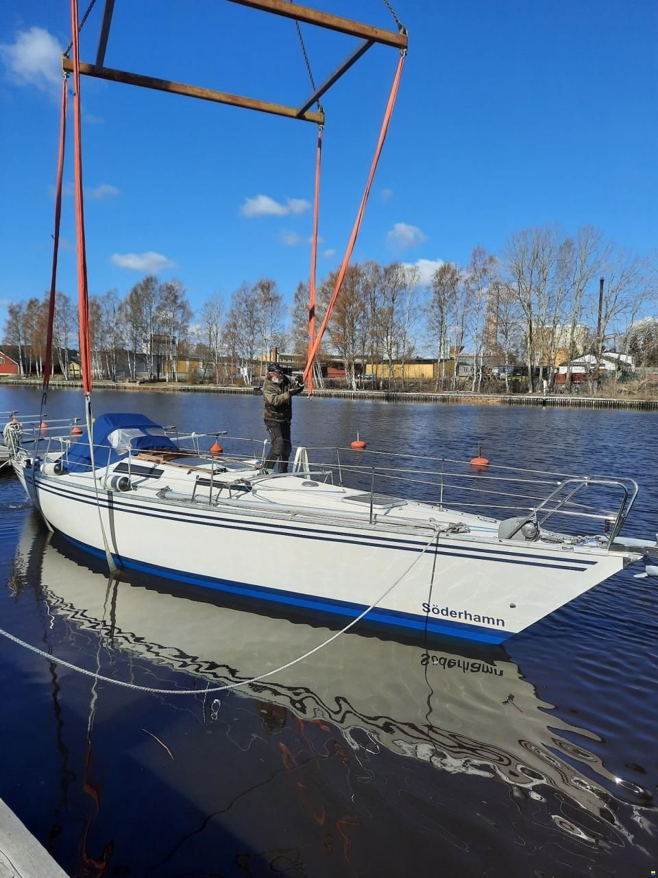 Sweden Yachts 38