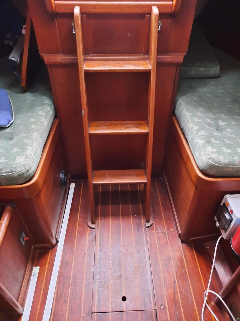 Sweden Yachts 38