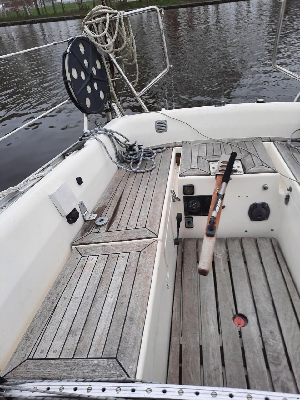 Sweden Yachts 38