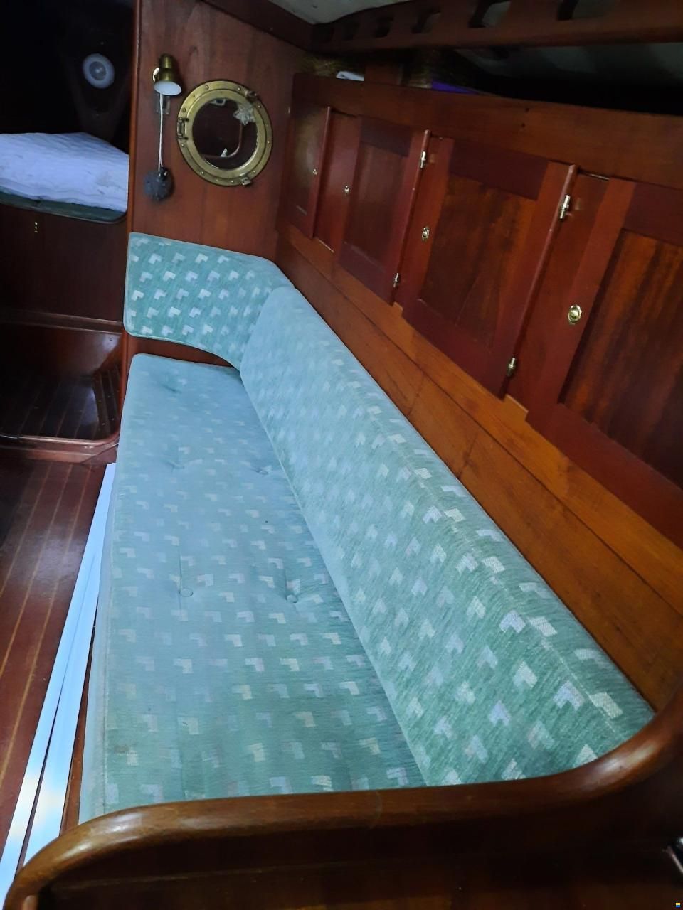 Sweden Yachts 38