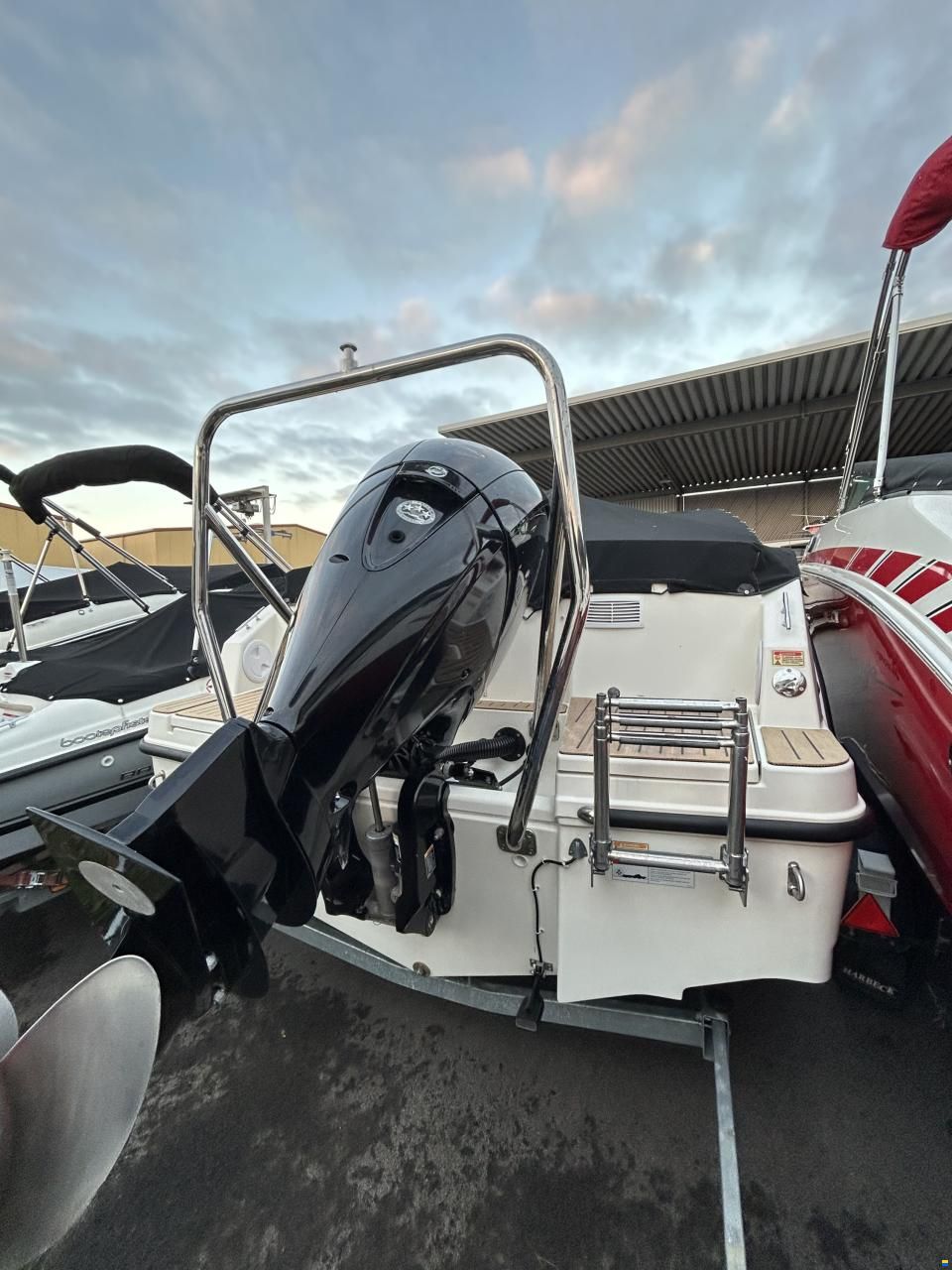 Quicksilver Activ 605 Bowrider